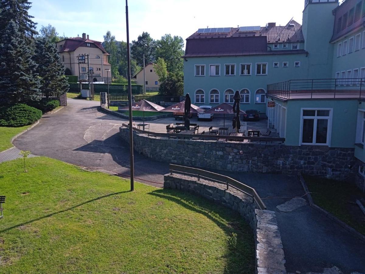 Hotel Forestyma Hodonín Esterno foto