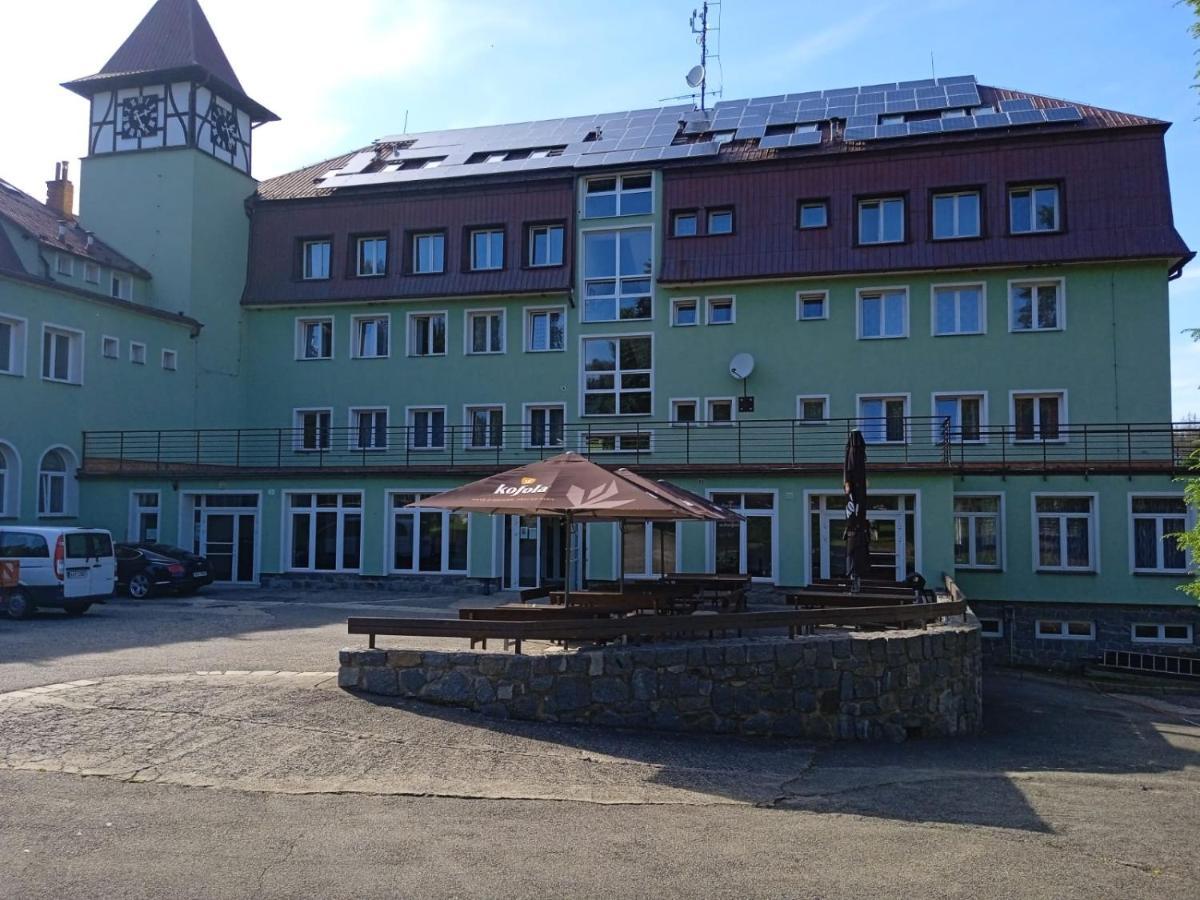Hotel Forestyma Hodonín Esterno foto